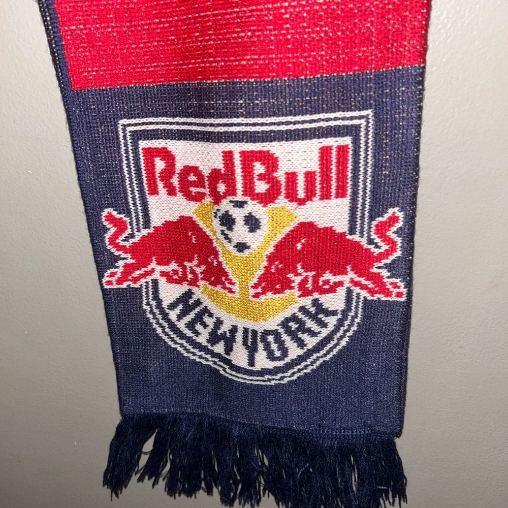 New York Red Bulls Soccer Scarf - red/navy branded fringed